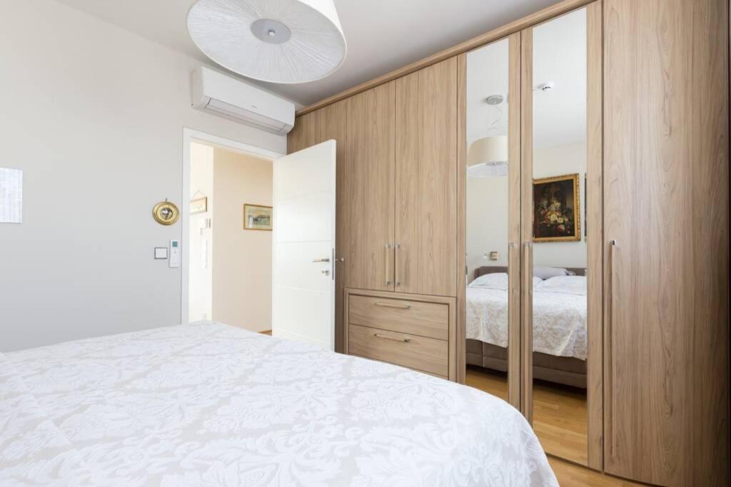 Appartamento Grosses Penthouse #12 Mit Terrasse Und Aussicht Vienna Esterno foto