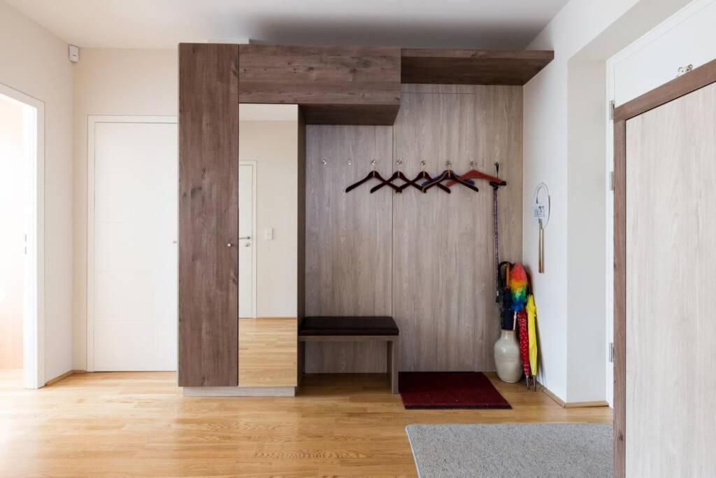 Appartamento Grosses Penthouse #12 Mit Terrasse Und Aussicht Vienna Esterno foto