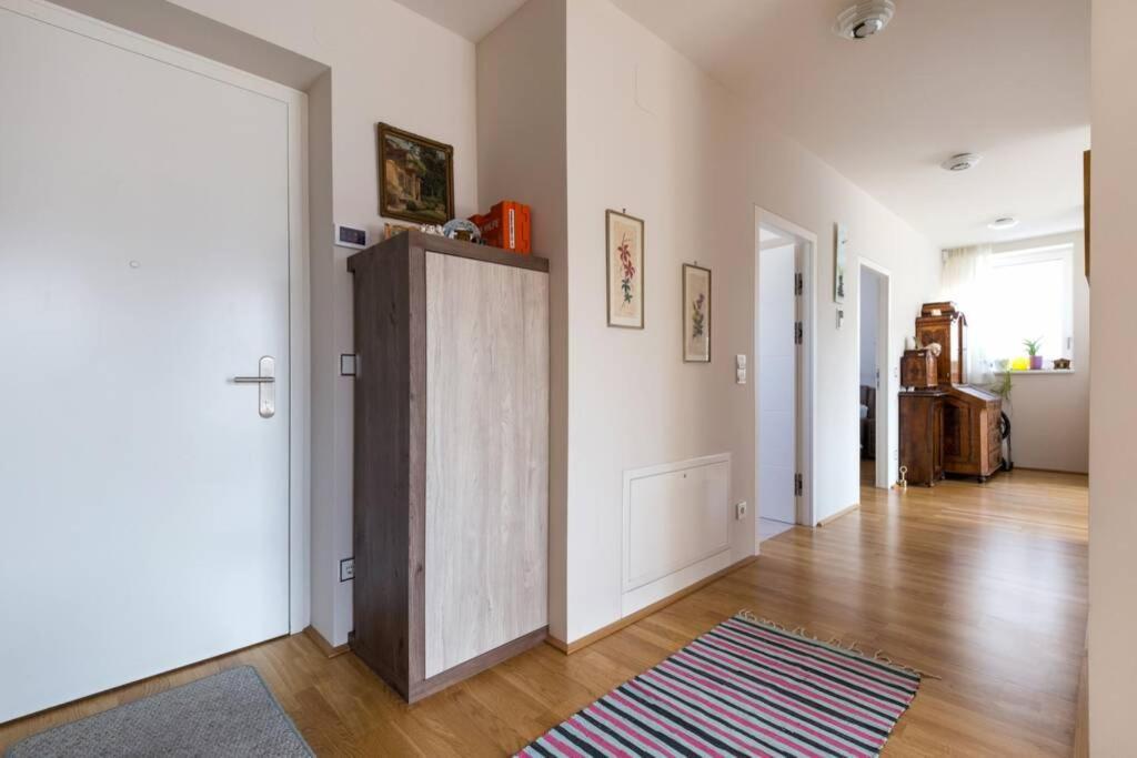Appartamento Grosses Penthouse #12 Mit Terrasse Und Aussicht Vienna Esterno foto